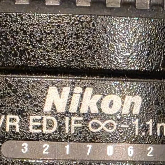 Nikkon DX AF-S Nikkor 55-200mm 1:4-5 Camera lens
